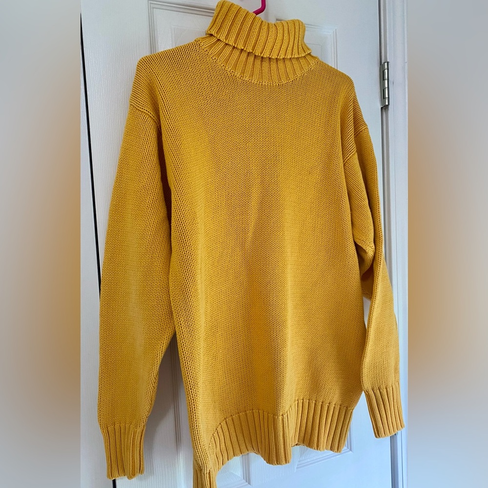 Men’s Medium Vintage Gap yellow 100% cotton turtleneck sweater